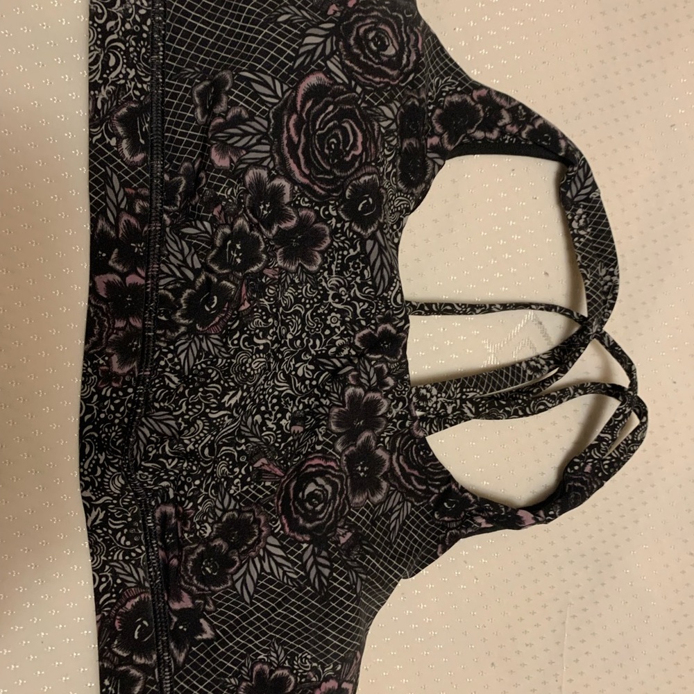 Lululemon sports bra size 12